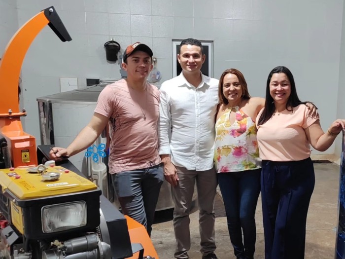 SDA realiza entrega de equipamentos em Orós