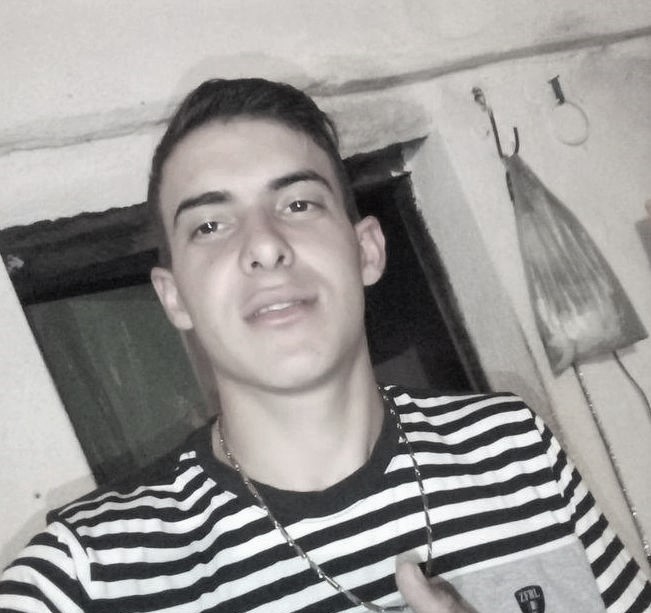 Jovem morre após o veículo capotar