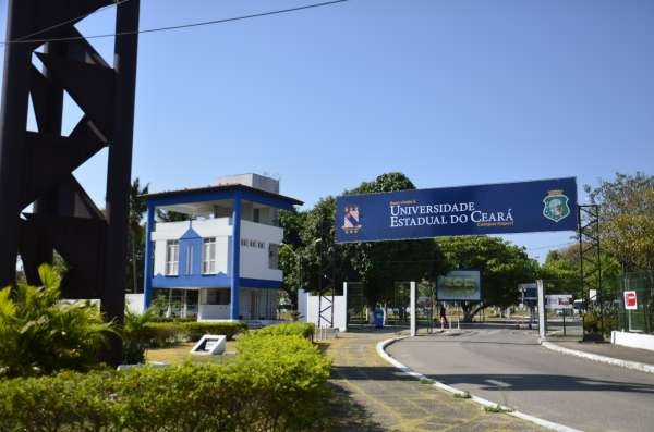 Uece e Instituto Olhar realizam aula aberta e mutirão de consulta ocular