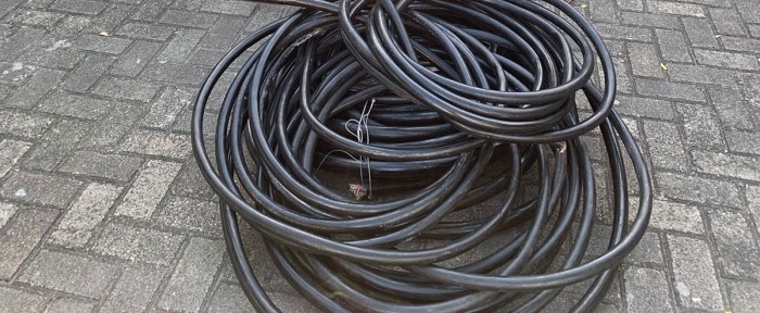 PMCE prende dupla em flagrante com aproximadamente 100 kg de fios furtados em Fortaleza