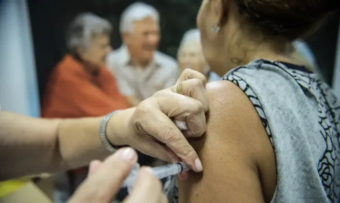 Vacinação contra a gripe começa nesta terça-feira no DF