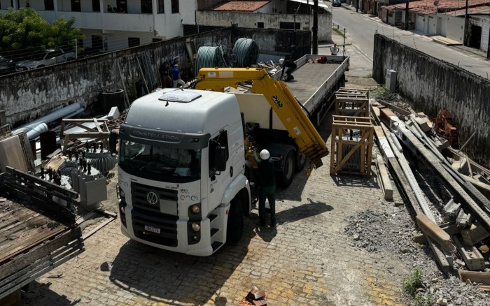 PCCE apreende transformadores, postes, medidores e cabos em ação de combate à receptação de fios em Fortaleza