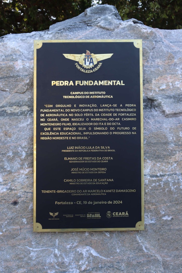 Governo do Ceará firma parcerias para implementar cursos preparatórios para o ITA na rede estadual