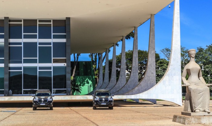 Moraes liberta coronéis da PMDF réus por omissão no 8 de janeiro