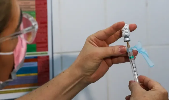 São Paulo vai iniciar a vacinação contra a dengue em escolas