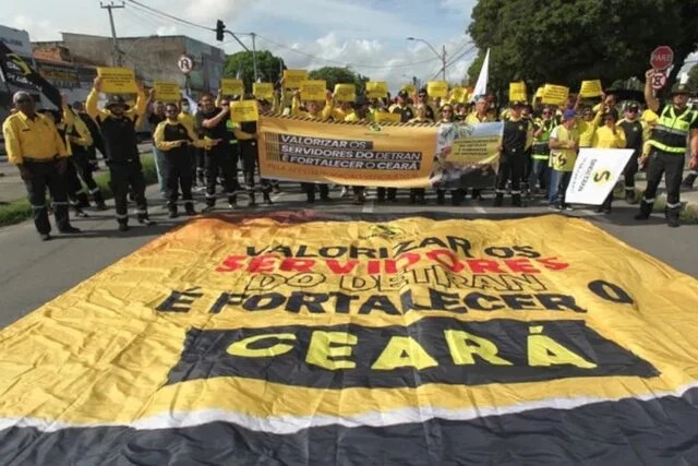 Servidores do Detran-CE entraram em greve nesta quarta-feira(03)