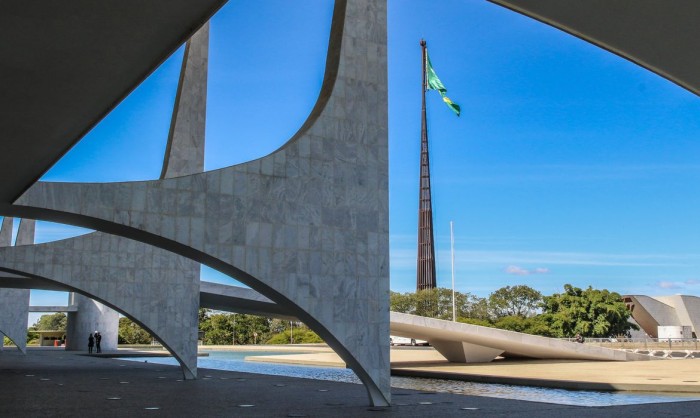 Governo abre mais duas ações no STF contra leis estaduais sobre armas