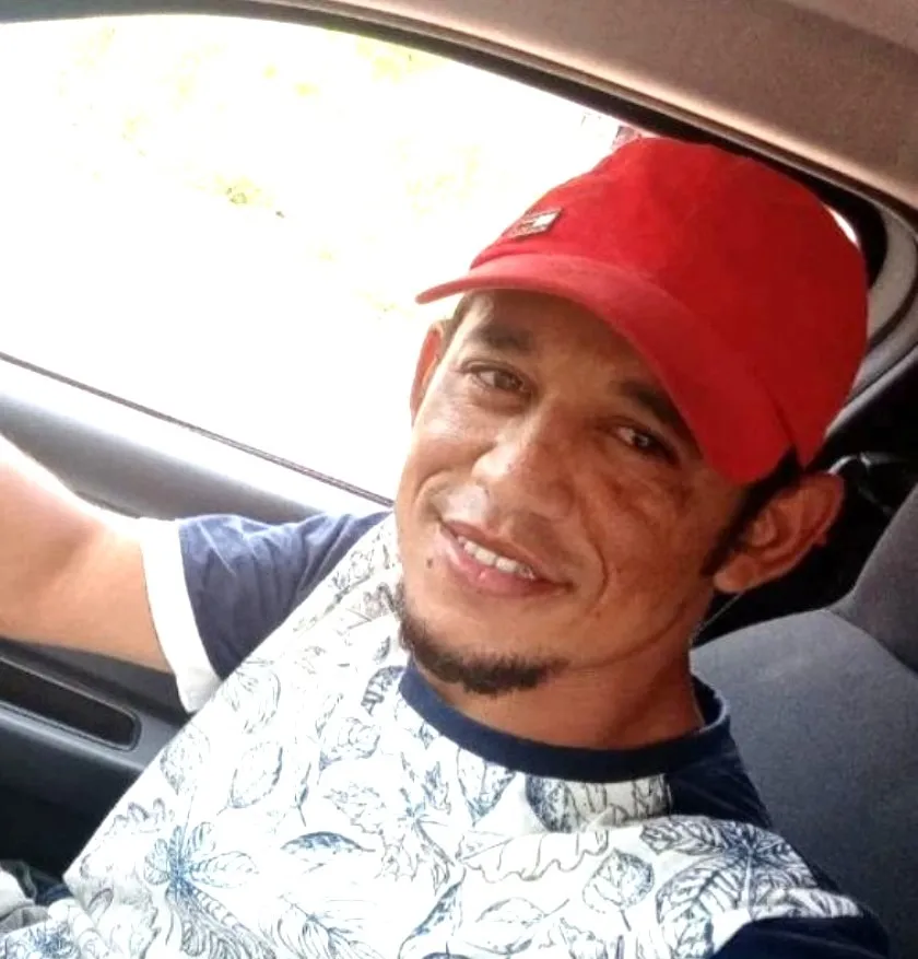 Motociclista morre ao colidir em poste na cidade de Parambu