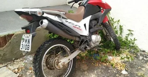 PRE apreende moto adulterada na CE-363, em Tauá
