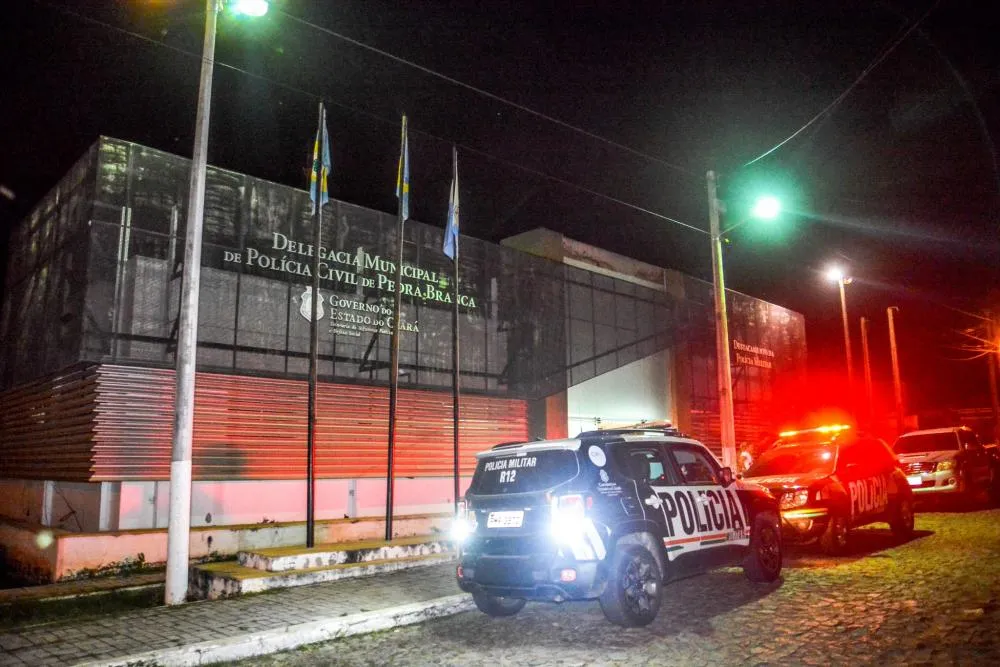 Polícia recupera moto que fora roubada