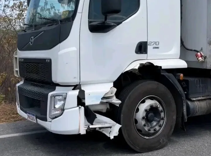 CE-187: Motociclista morre em acidente com caminhão