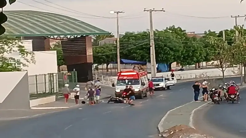 Jovem sofre grave acidente de moto