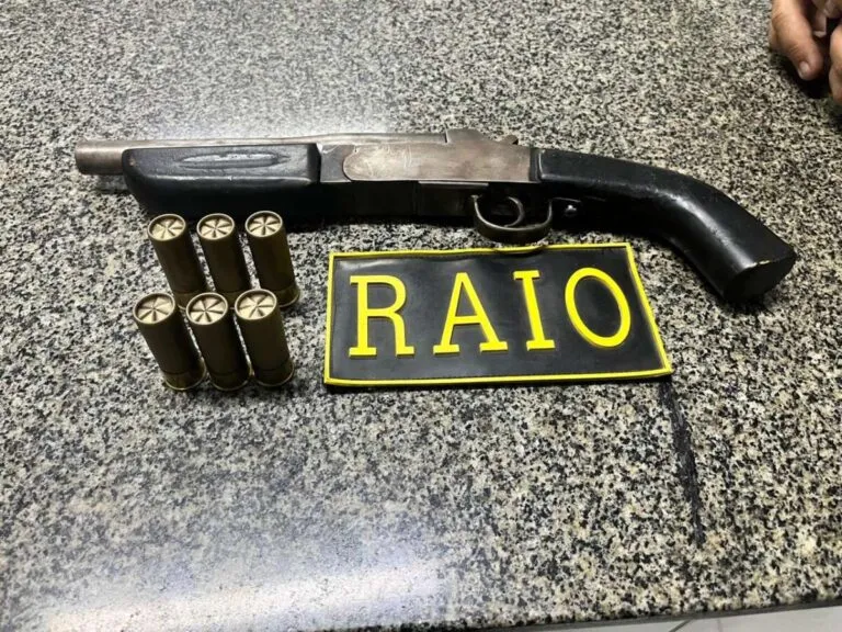 Polícia Militar prende homem armado em bar no município 