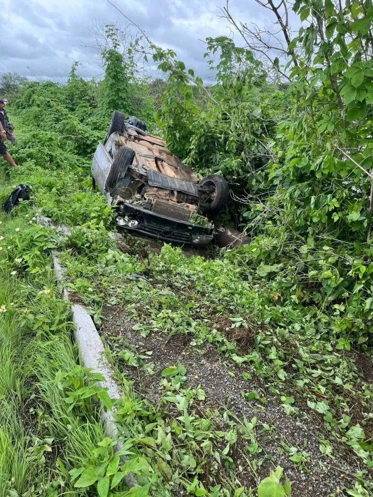 Acidente de trânsito na estrada que liga Crateús à Ipaporanga