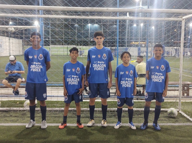 Alunos do Projeto FutPaz e Esporte em 3 Tempos concluem o Word Camp de Futebol Dragon Force – FC Porto