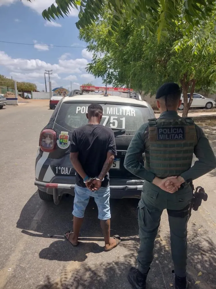 Homem é preso por tráfico de drogas
