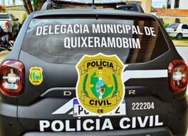 Filho é preso depois de espancar mãe com socos no rosto até sangrar, em Quixeramobim
