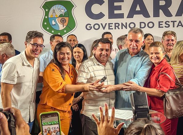 Municipio recebe um novo veículo para transporte de pacientes