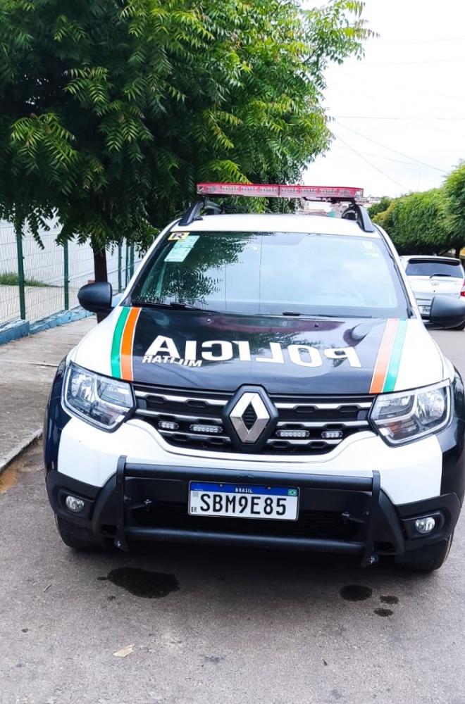 Ao tentar apartar uma briga, homem é agredido a paulada