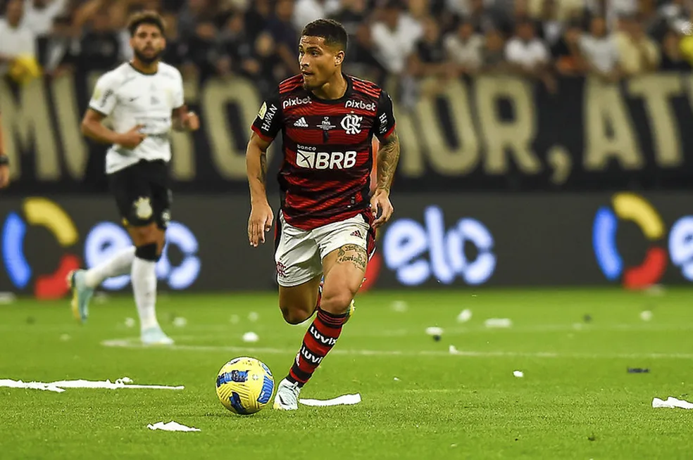 Suspenso, João Gomes critica arbitragem da final da Copa do Brasil: 