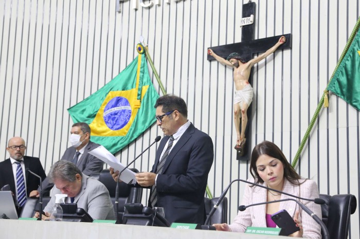 Alece aprova reajuste de bolsas da Funcap proposto pelo Governo do Ceará